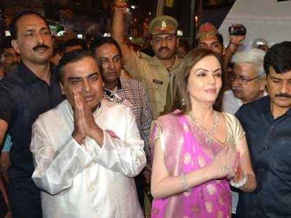 ambani plane pilots goof create panic in mumbai