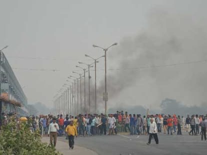 akhilesh administration active to give compensation to farmers.