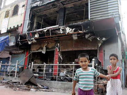 Mosque desecrated in Okhla.
