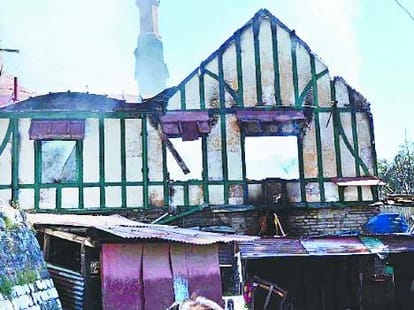 fire inccident at shimla minto court