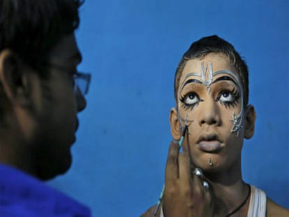 supreme court says women can be make-up artists.