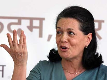 Delhi politics change after a phone call of sonia gandhi.