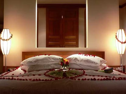 room decoration tips for wedding night