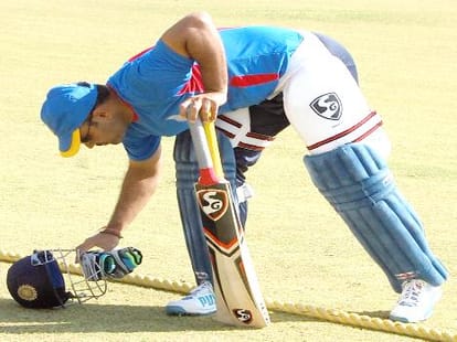 sehwag, gambhir fails againest services.