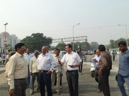 We can not develop all banks of Gomati says Alok Ranjan. 