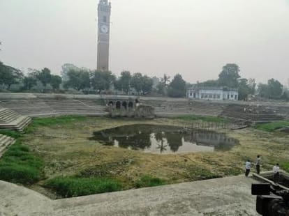 these 500 maps detroyed the infrastructure of lucknow.
