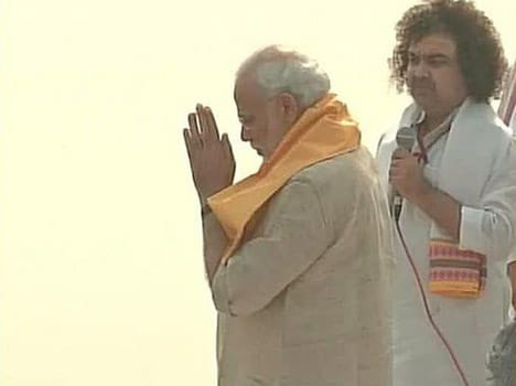 Modi in Varanasi - Did Ganga Aarti at Assi Ghat