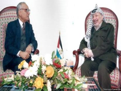 why yasir arafat have had empty gun?