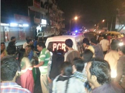 clashed between truck and van two died