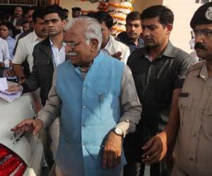 Khattar warning to bureaucracy on Corruption