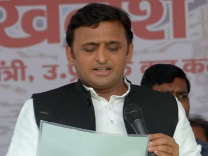 CM Akhilesh took meet in his home.