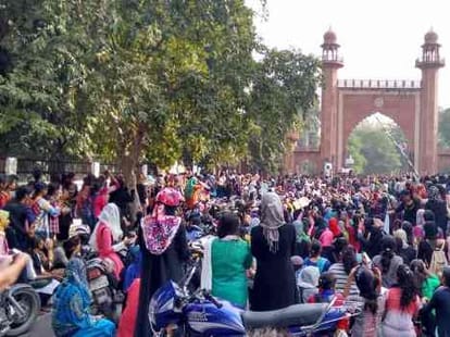 AMU writes to Smriti Irani warning possible communal unrest in campus.
