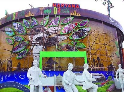 Delhi trade fair at pragati maidan.