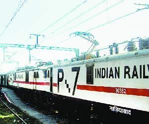 shtabadi express halt due to  fault in engine