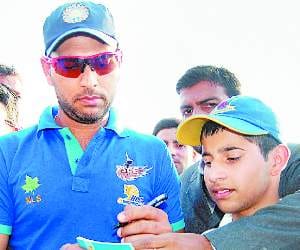 yuvraj singh twitt on rohit sharma 264 runs.