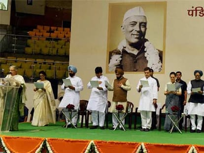 Rahul Confesses Congress made many mistakes