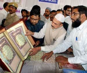 President Pranab Mukherjee inaugurates international trade fair.