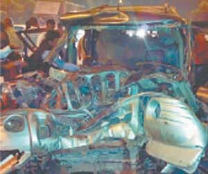 Noida-Greater Noida Expressway, five people died in the accident.
