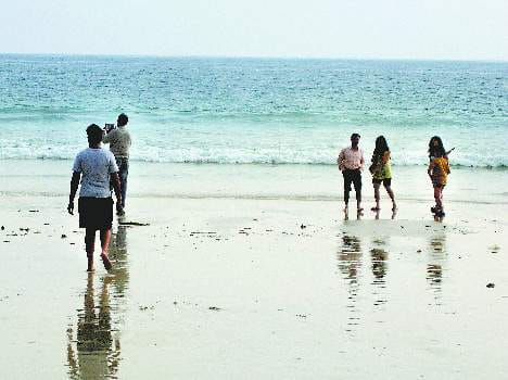 mumbai: Turn the boat into the sea
