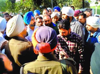 bloody clash, murder of 2 young man by shoot