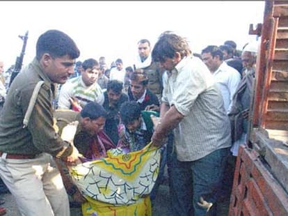 twelve died in accident up.