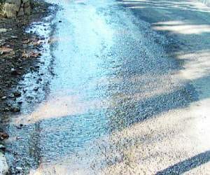 leakage on road mc shimla.