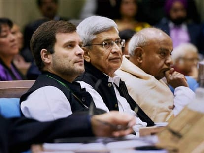 congress preparing for opposing modi govt on land bill.