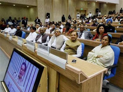 Congress Support Government on Insurance Bill