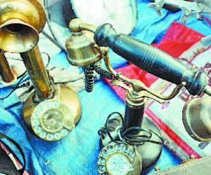 sale of antique items in lower bazar shimla.