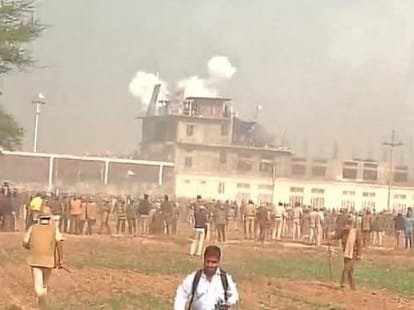 clash between Police and Sant Rampal Supporters six die