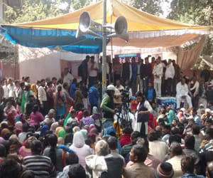 sant rampal supporters gathered at jantar-mantar in delhi.