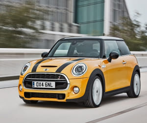New MINI Launched, Priced at 3-Door - Rs 31.85 lac