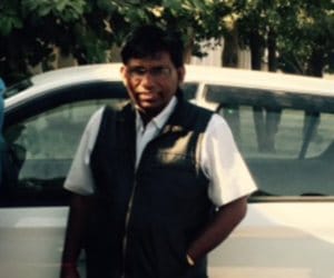 ex students gifted a alto car to principal in sikar.