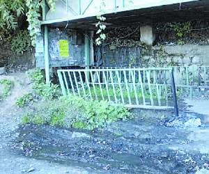 water leakage in vikas nagar shimla.