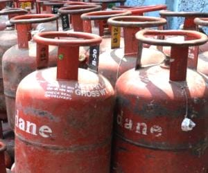 lpg cylinder on market price from 1st jan