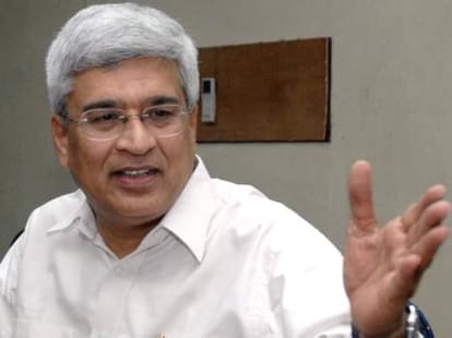 CPI (M) leader parkadh karat attack modi at shimla.