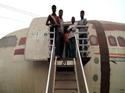 The plane became the center of attraction in sai temple 