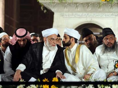 shahi imam attacks maulana bukhari in kanpur