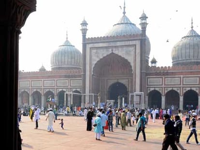 Shaban bukhri is going to be next nayab shahi imam of jama masjid.