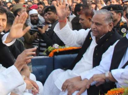 Congress attacks Mulayam on his birthday celebration.