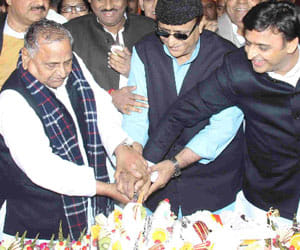 one women died during mulayam singh birthday celebration.