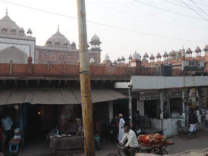 Azam also want to misery of the tajmahal 