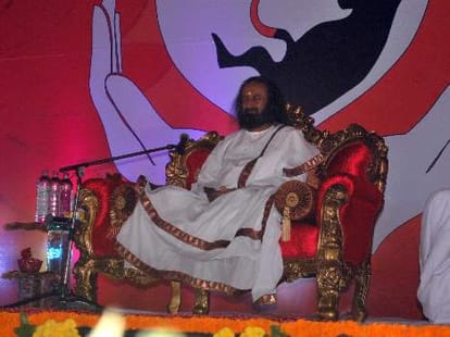 sir sri ravi shankar statement on sant rampal support