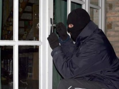 Police bust gang of robbers