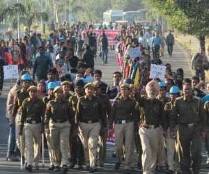 Police absent, the blockade of Gubkton