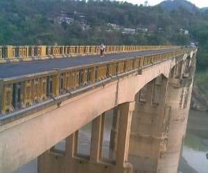 women jumped in the sutlej river.