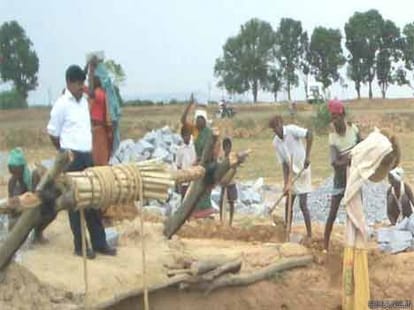 what is problem of narendra modi behid mnrega?