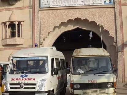 Court extends Rampal's police remand by 6 days