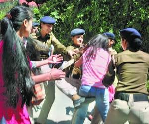 HPU lathicharge victim khushbu will record his statement in women commission.