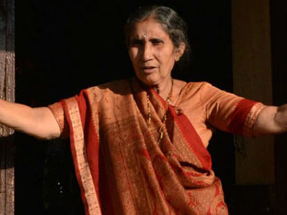 modi wife jasoda ben did not find answer of her rti.